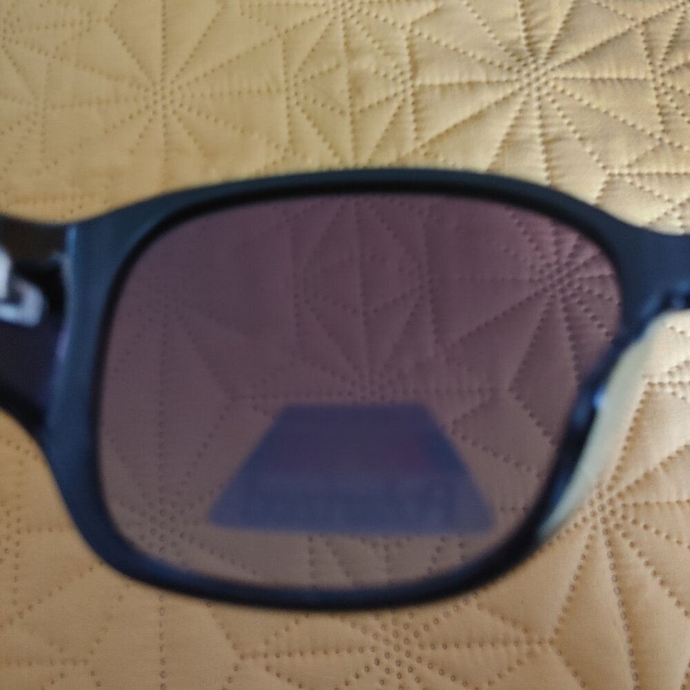 Sunglasses - Picture 4 of 5